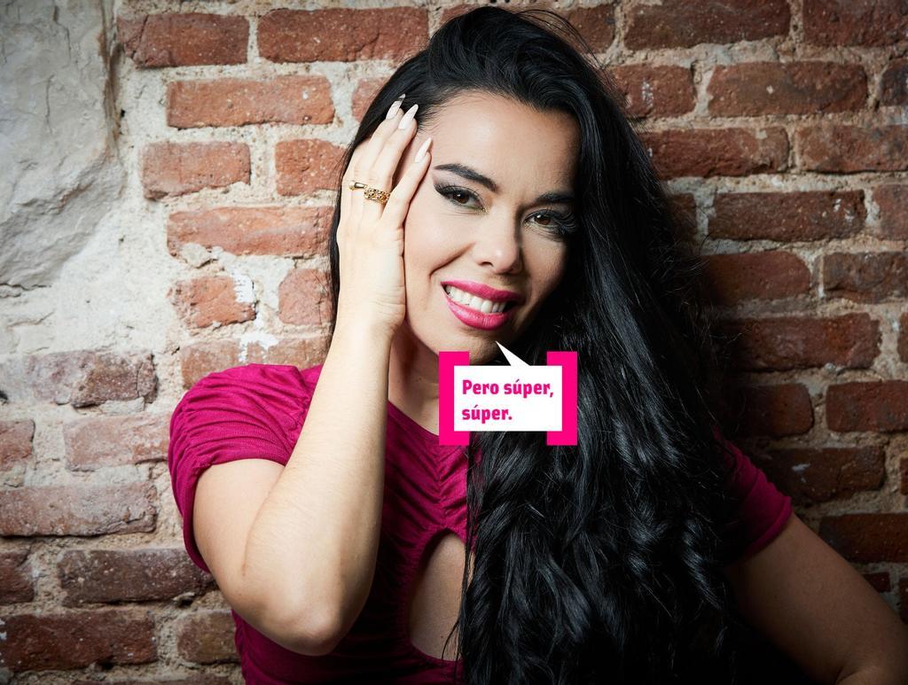 La actriz y cantante Beatriz Luengo, ¡superposado!