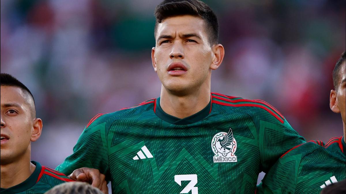 César Montes con México en el Mundial