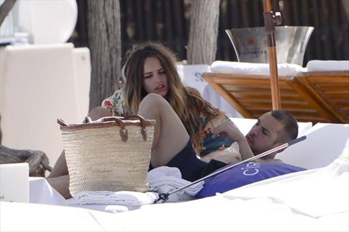 Jordi Alba i la seva nòvia, amor a Eivissa_MEDIA_1 Jordi Alba i la seva nòvia, amor a Eivissa_MEDIA_1