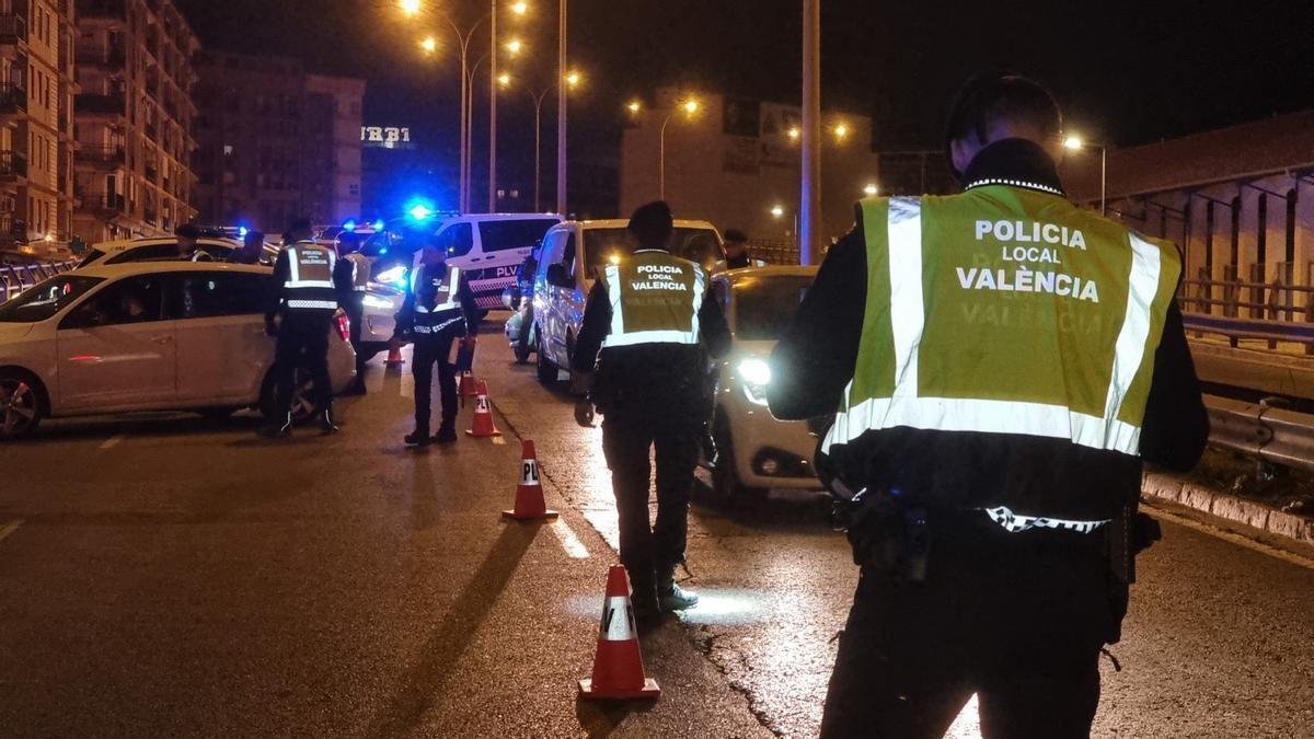 Control de alcoholemia de la Policía Local de València.