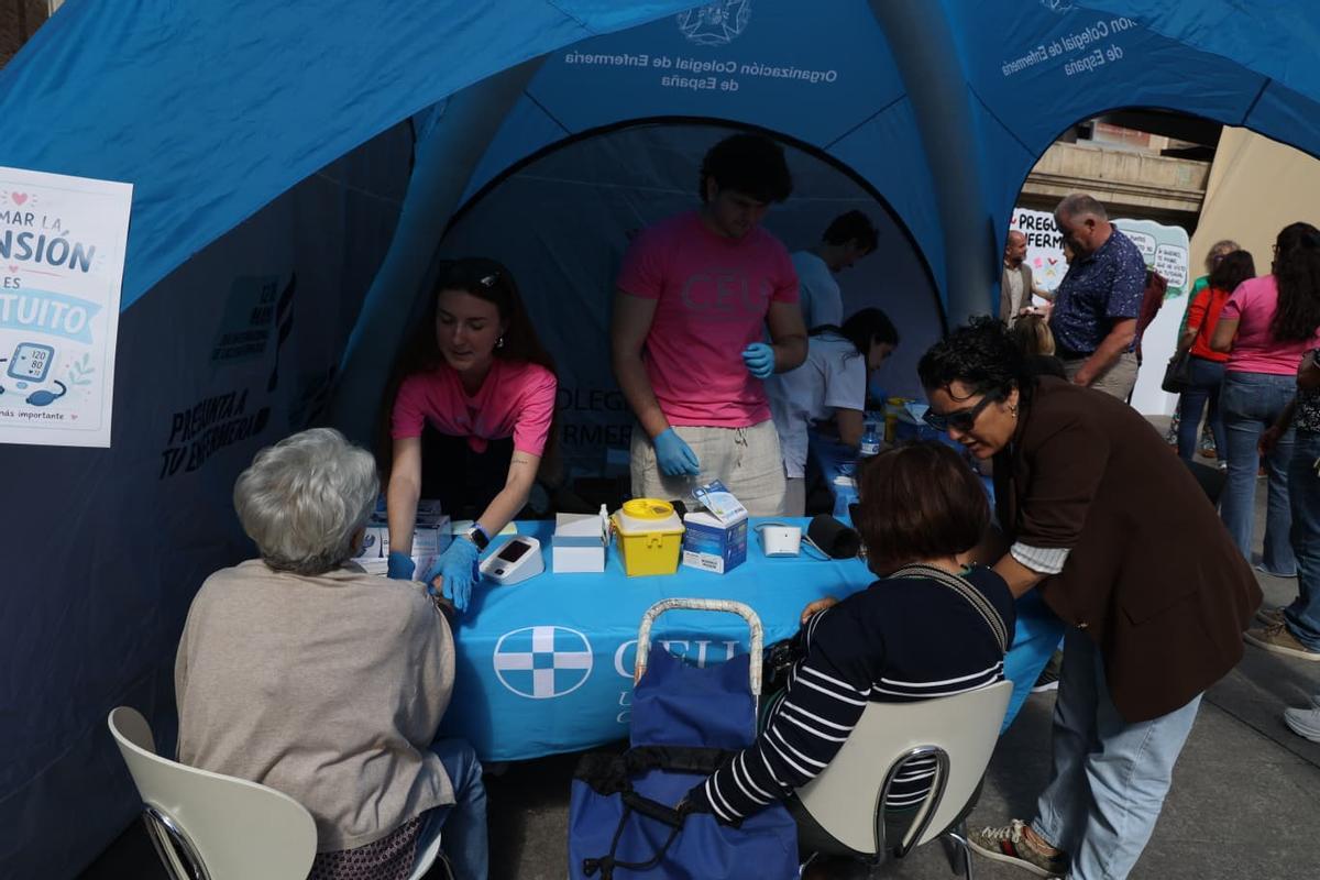 Talleres y reivindicaciones en Alicante en el Día Internacional de la Enfermería