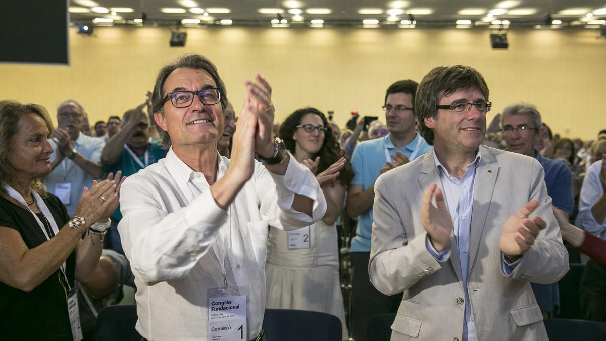 Artur Mas y Carles Puigdemont, en la clausura del congreso fundacional del Partit Demòcrata Català, el pasado fin de semana.