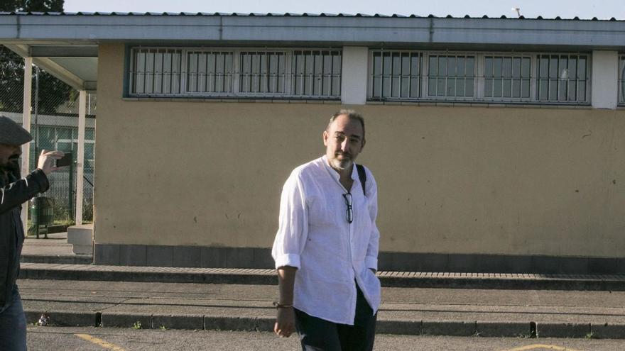 Natalio Grueso ,saliendo de la cárcel tras su primera estancia penitenciaria.  | MIKI LÓPEZ