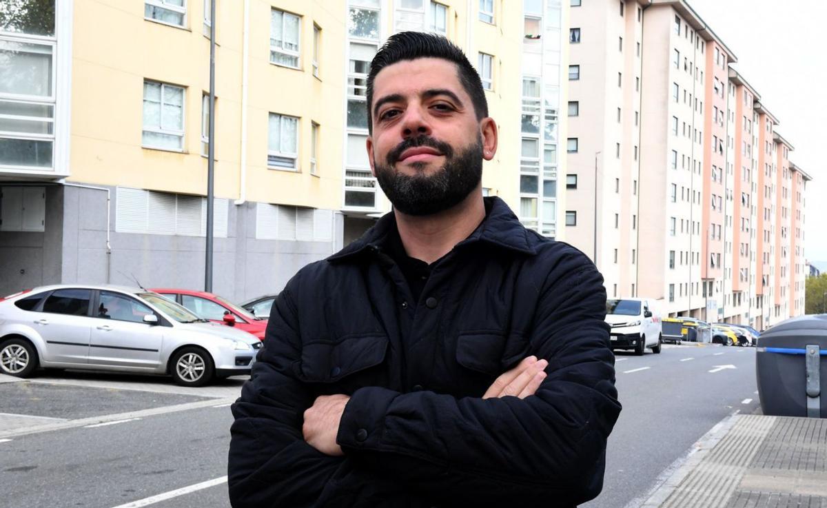 Javier Souto, vecino de Novo Mesoiro desde 2009.|  Carlos Pardellas