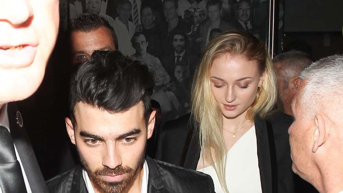 Joe Jonas y Sophie Turner en la 'after party' de 'Los globos de Oro'