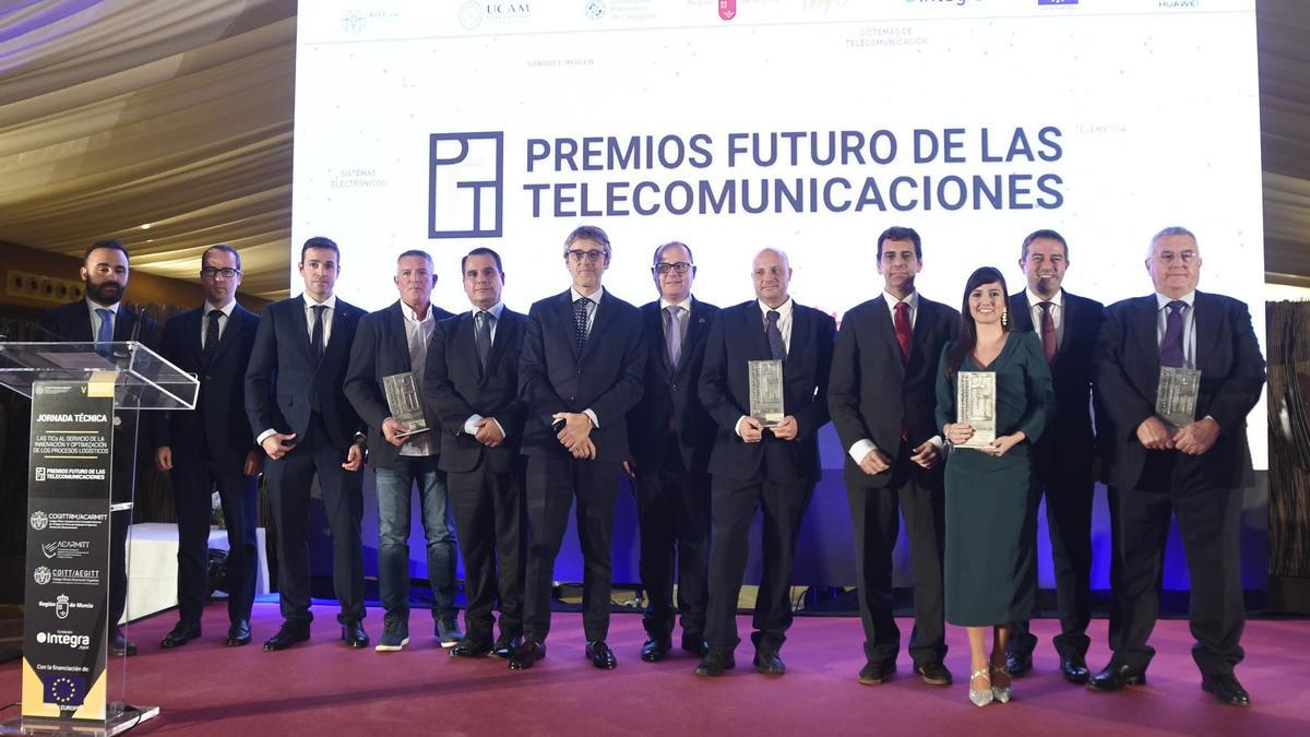 Los galardonados con los V Premios ‘Futuro de las Telecomunicaciones’.