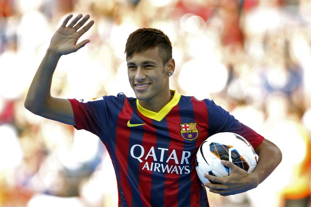 Neymar, del Santos al FC Barcelona por 86 millones en 2013.