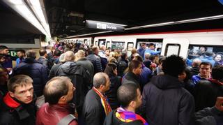 Los aficionados soslayan la huelga de metro llegando antes y marchándose después