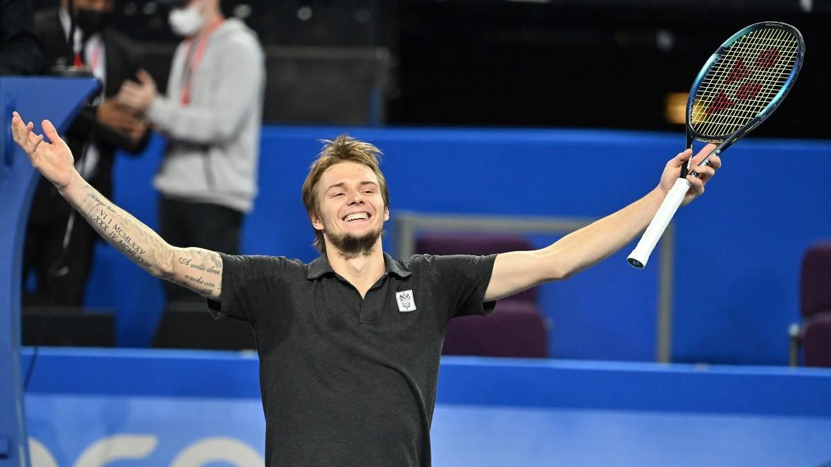 Bublik celebra su victoria ante Zverev