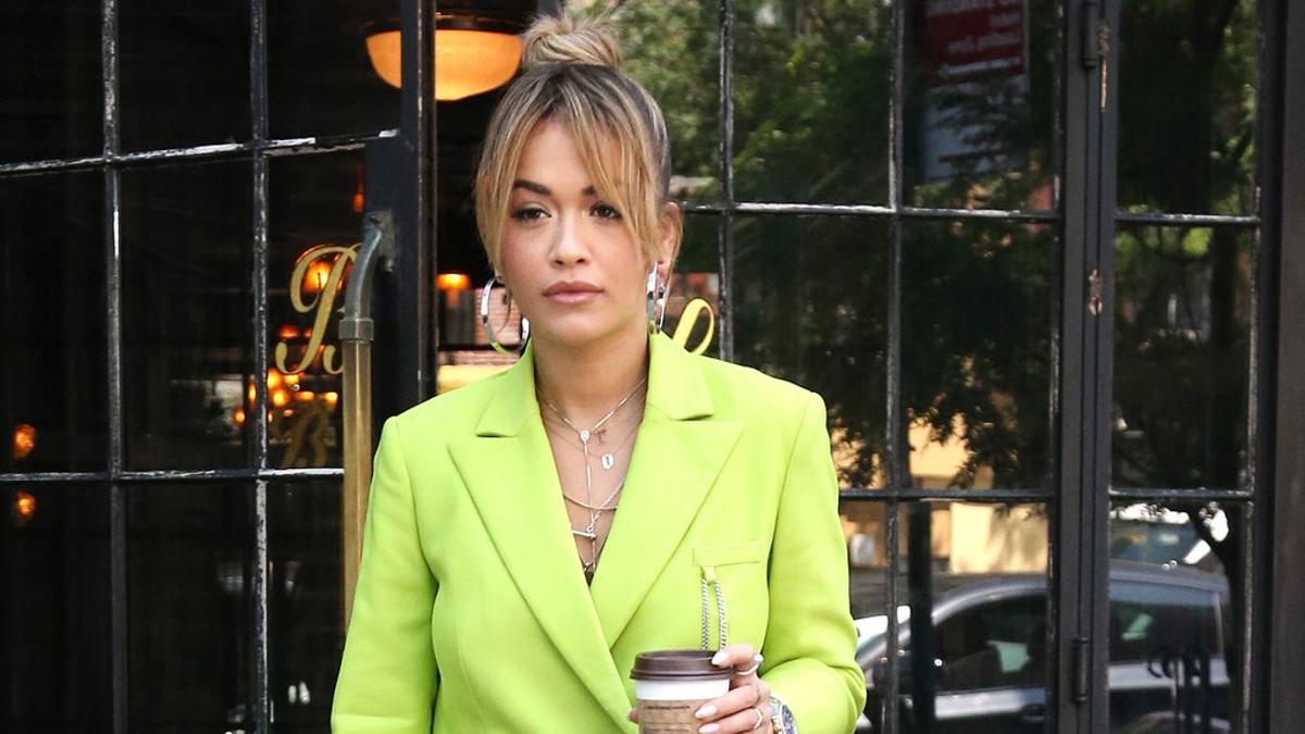 Rita Ora tiene el look de oficina perfecto para el verano