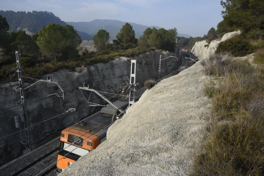 L'endemà de l'accident: fotos dels dos trens i dels treballs dels operaris