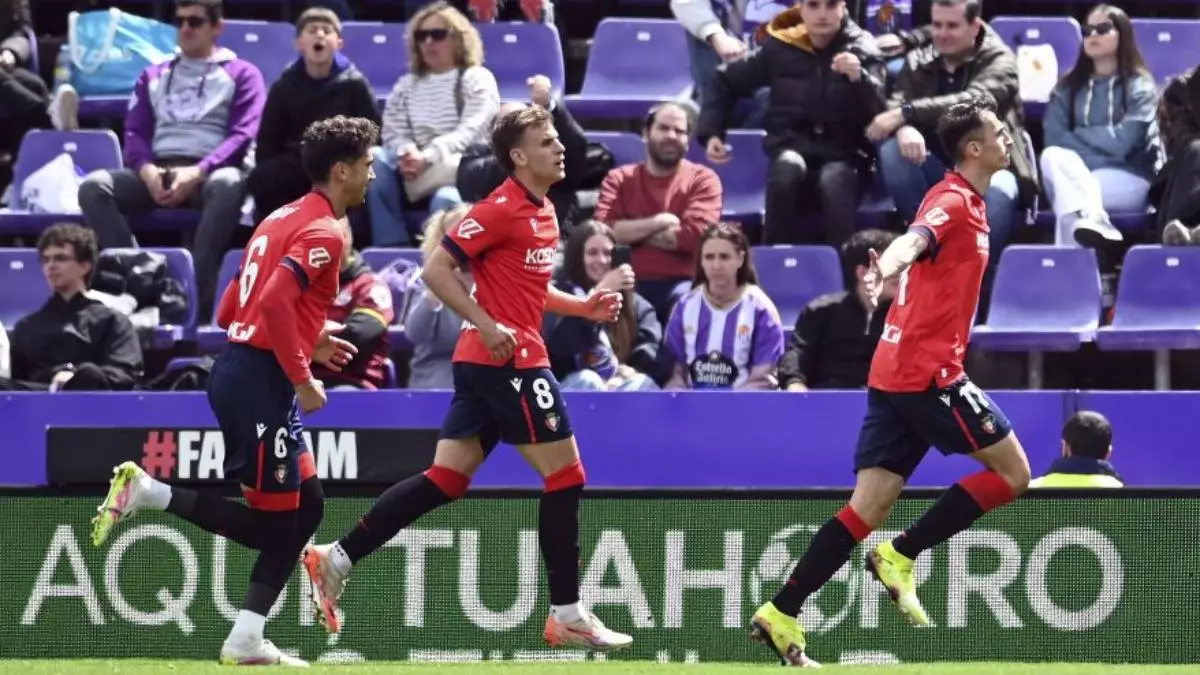Osasuna da un paso de gigante hacia la permanencia y hunde m芍s al Valladolid