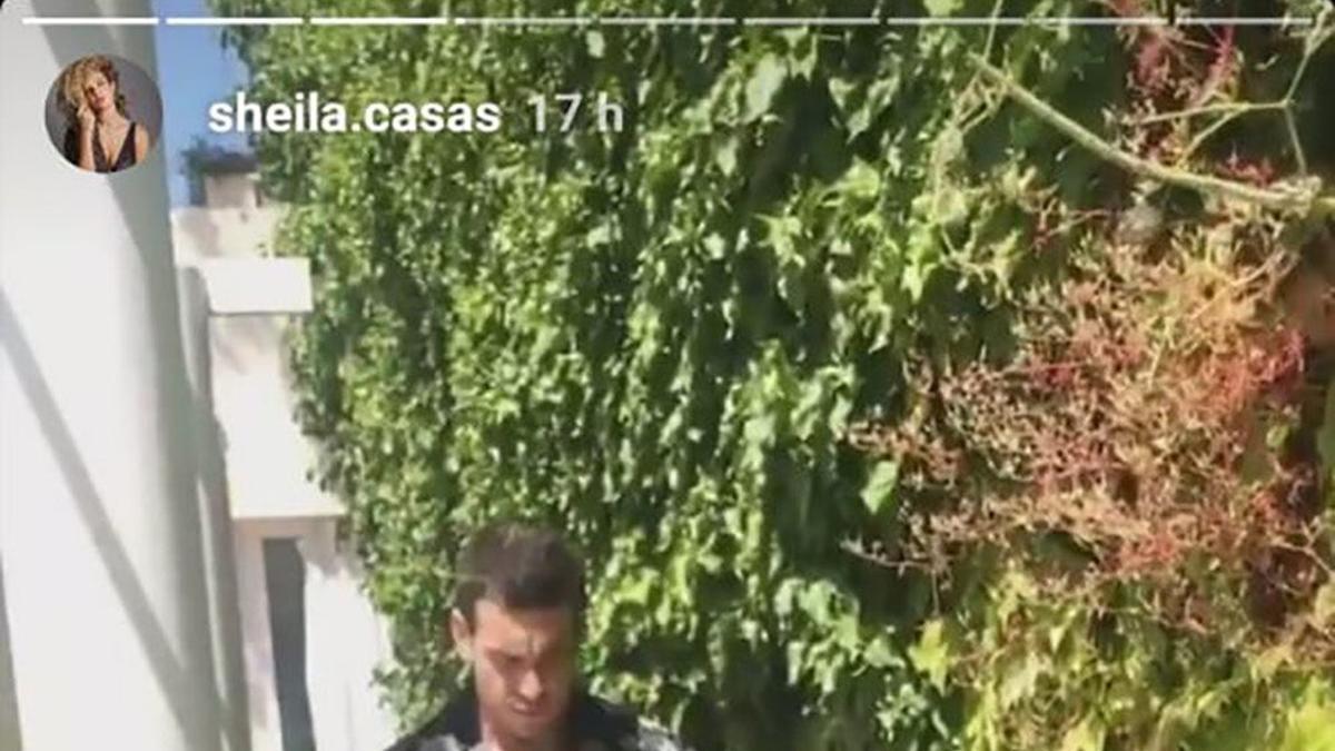 Mario Casas se tira a la piscina sin bañador