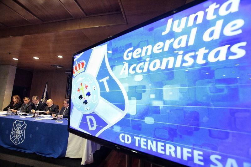 Junta genereal de accionistas del Tenerife  | 26/12/2019 | Fotógrafo: María Pisaca Gámez