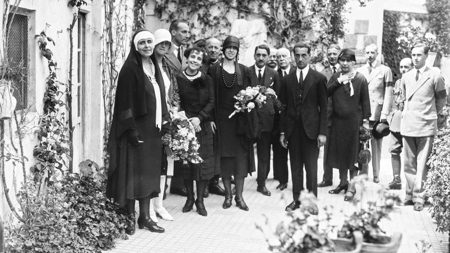 El álbum de fotos de los Romero de Torres, 150 años en más de 4.000 imágenes