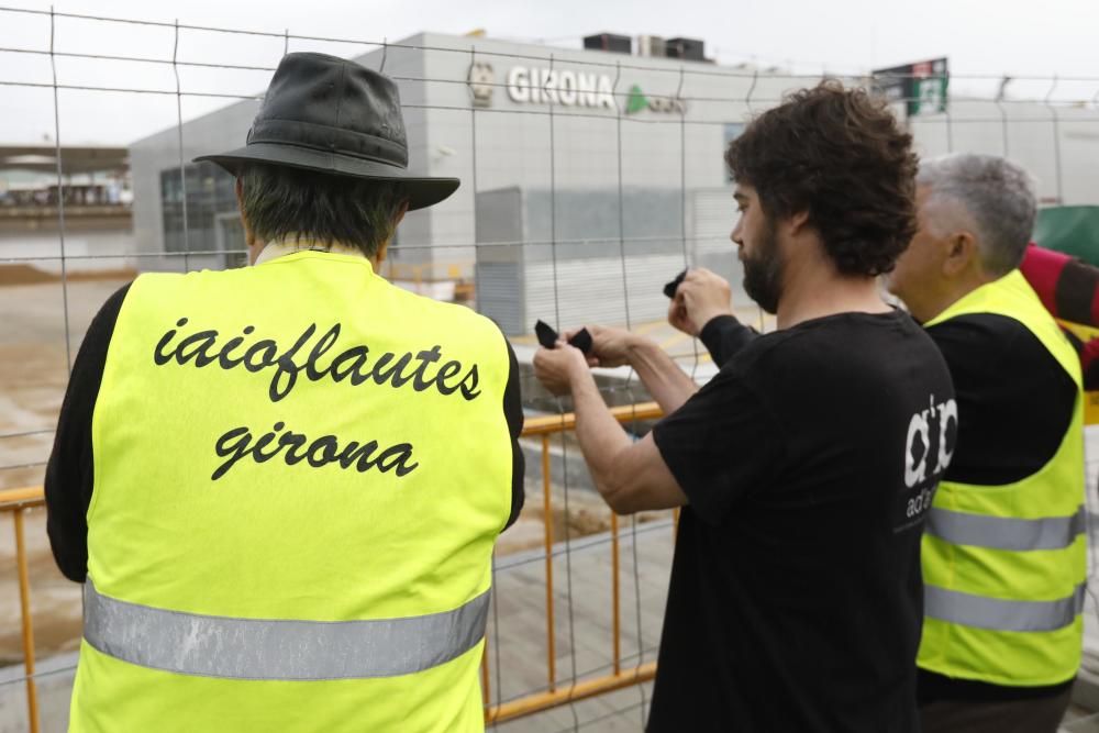 Els Iaioflautes pengen els crespons de protesta al parc Central