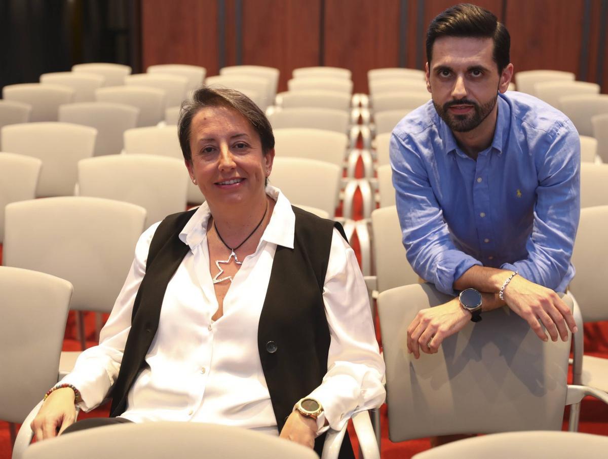 Elisa Beltrán, que foi finalista en dos ocasiones, y César Díaz, na llista de los diez Meyores docentes en FP en 2023. | LUISMA MURIAS / MARIO CANTELI