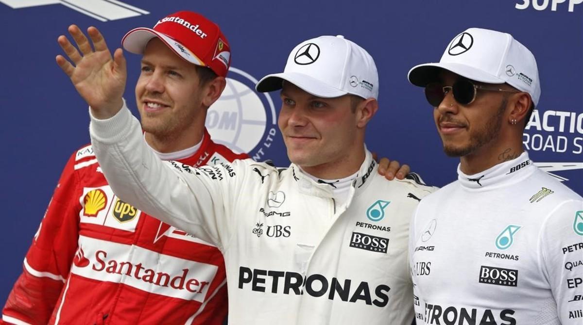 jgblanco39225120 mercedes driver valtteri bottas of finland  center  gestures170708160949