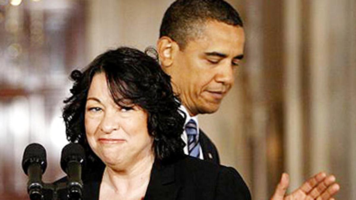 Obama aplaude a la nueva magistrada, Sonia Sotomayor.