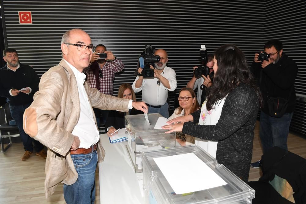 Así votan los candidatos en A Coruña