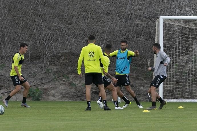 11.11.19. Las Palmas de  Gran Canaria. Futbol segunda división temporada 2019/20. Entrenamiento de la UD Las Palmas en Barranco Seco. Foto Quique Curbelo  | 11/11/2019 | Fotógrafo: Quique Curbelo