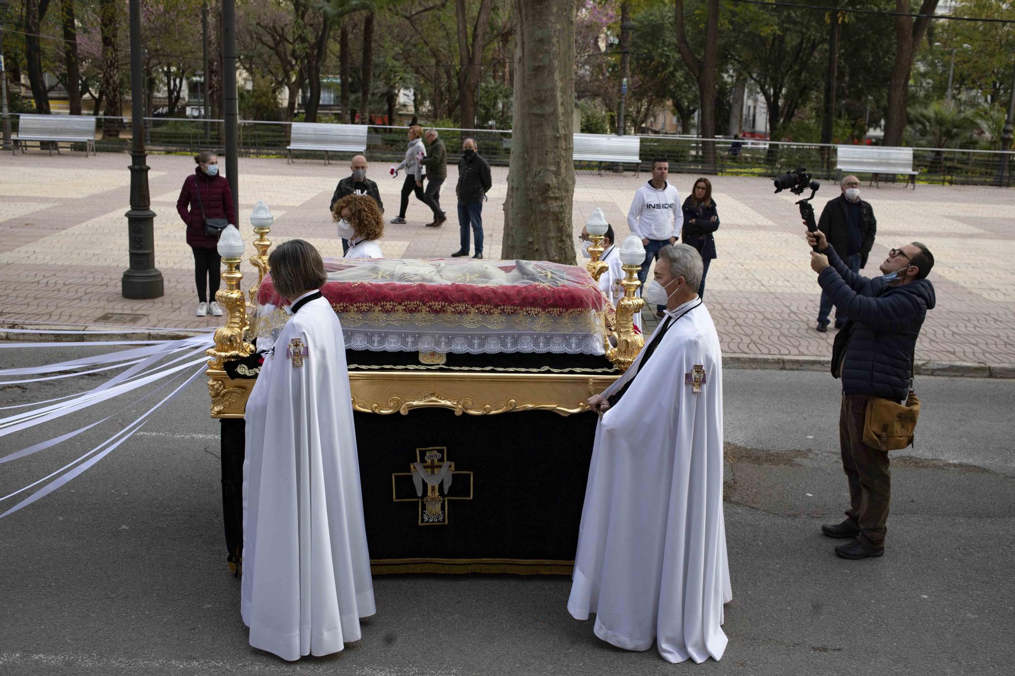 La procesión de "la Camilla" de Xàtiva estrena paso rodado