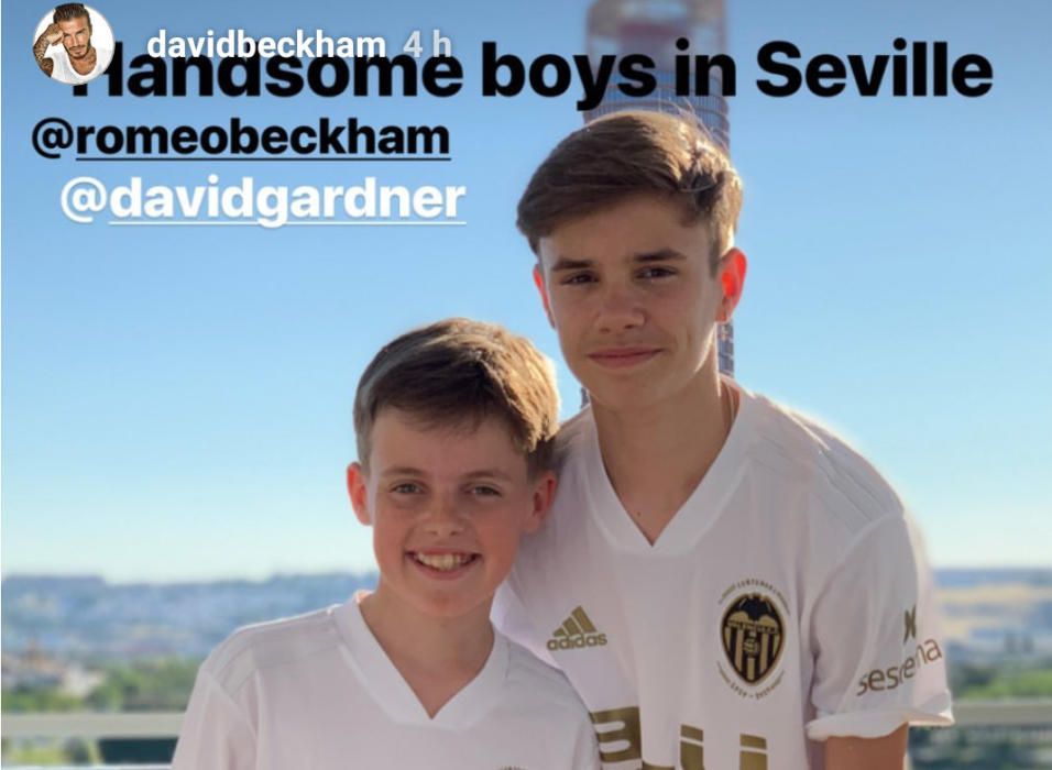 David Beckham y su hijo Romeo, dos valencianistas más