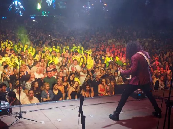 500 euros por día festivo: Carballo reforza o apoio ás festas populares