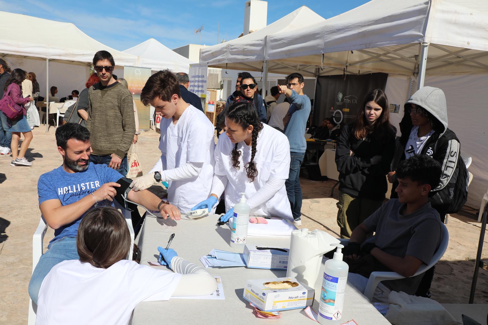 Imágenes de la Feria de Ocupación y Emprendimiento de Formentera