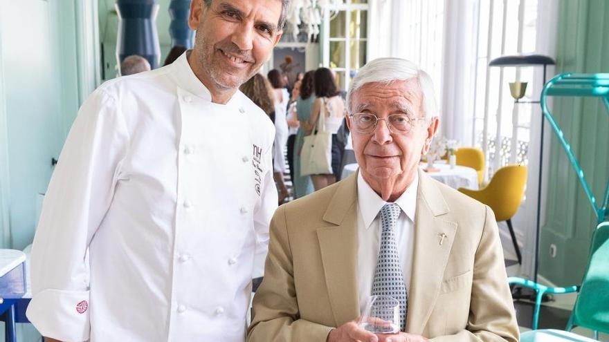 El chef Paco Roncero, con el crítico gastronómico Rafael Anson.