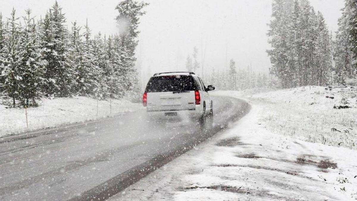 La clave para conducir con nieve o con lluvia abundante: esto es lo que tienes que hacer