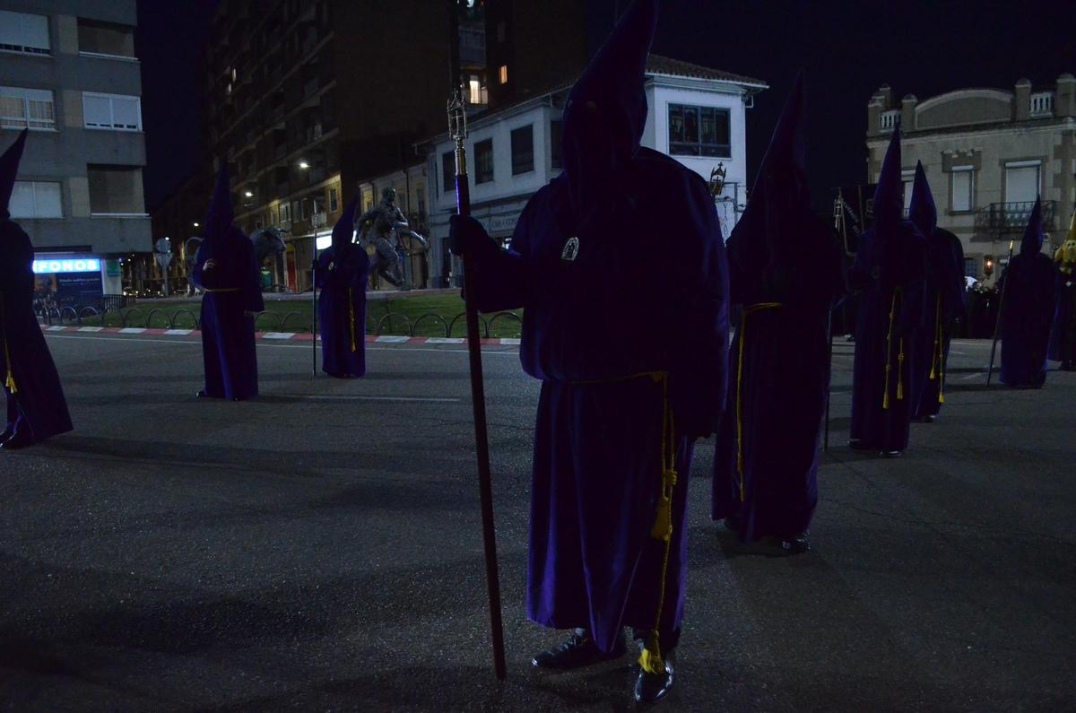 La Procesión de las Tinieblas de Benavente, en imágenes