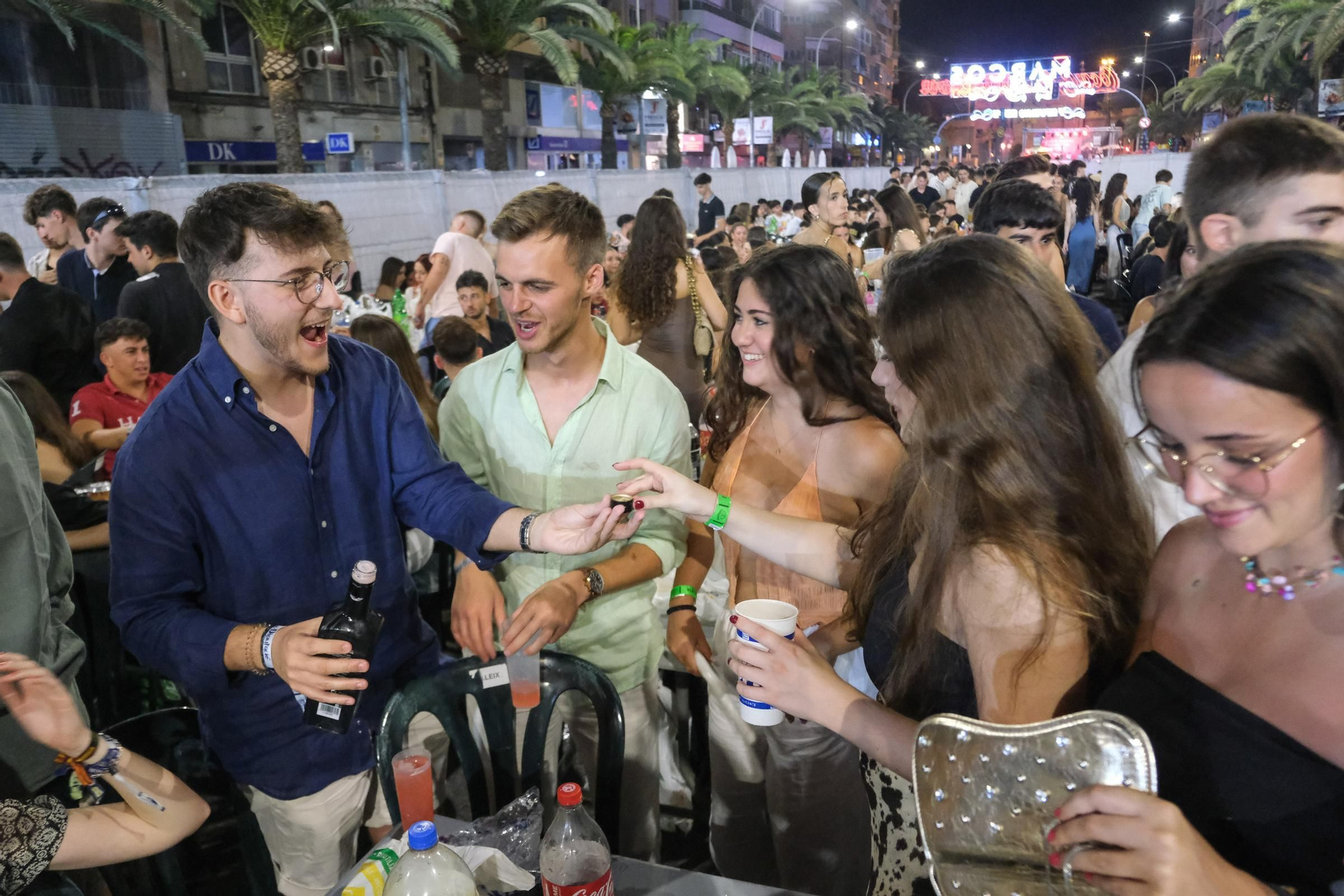 Galería de fotos: así es salir de fiestas en Hogueras de Alicante