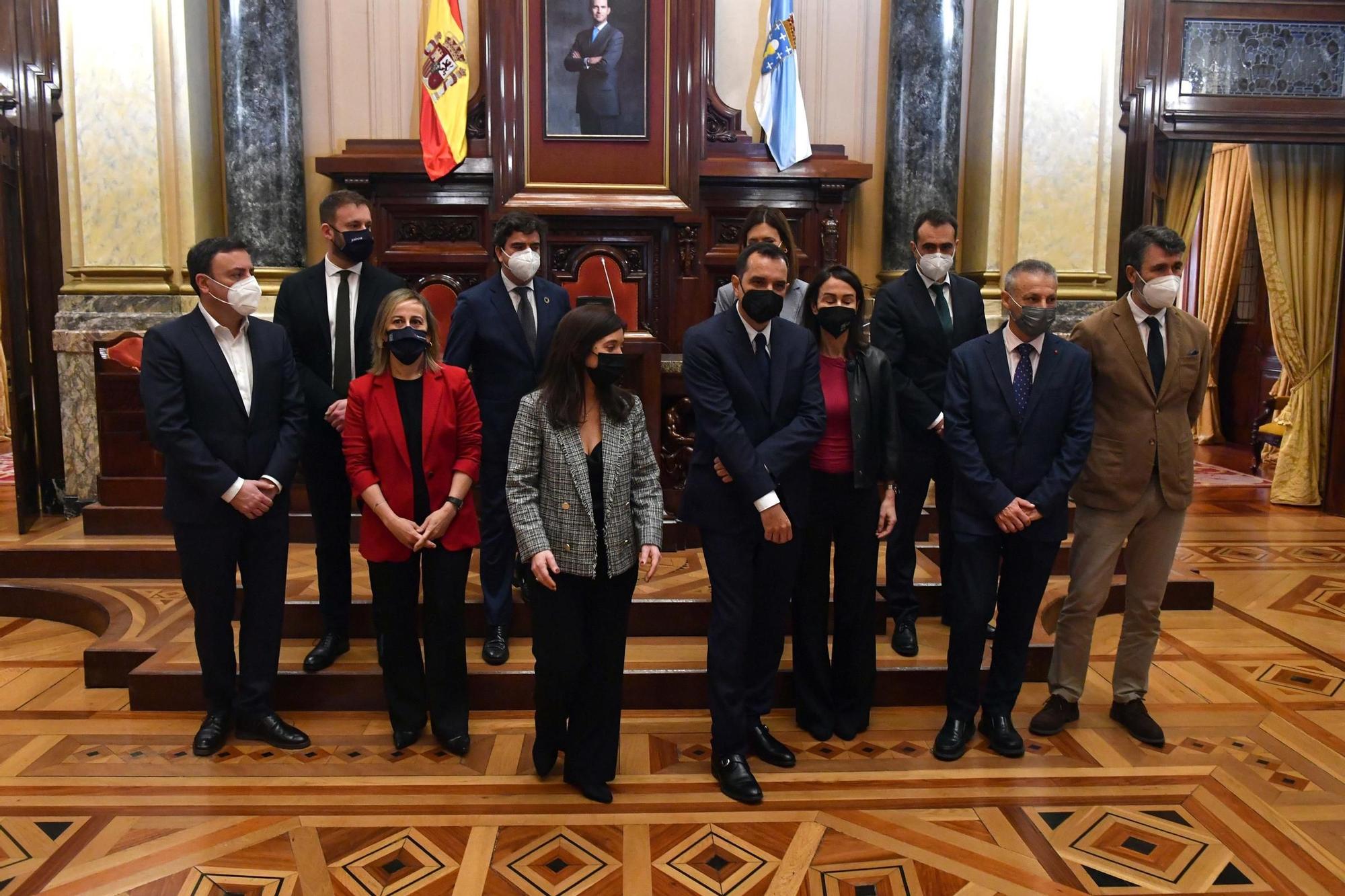 Reunión entre Concello, Diputación, Xunta y Estado para aproximar sobre el puerto