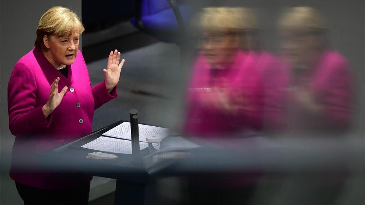 Berlin (Germany)  25 03 2021 - German Chancellor Angela Merkel gestures during a session of the German Bundestag in Berlin  Germany  25 March 2021  Merkel delivered a government declaration to the members of the German parliament Bundestag prior to attending an assembly of the European Council  (Alemania) EFE EPA CLEMENS BILAN