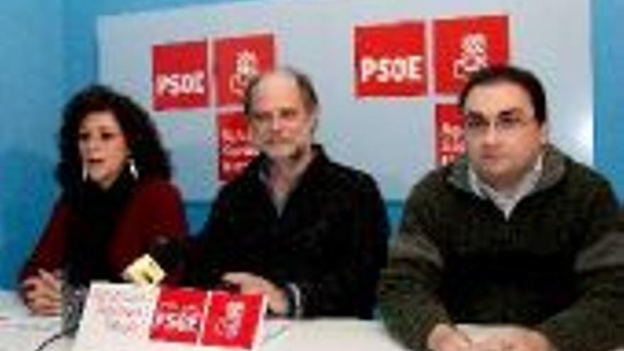 El PSOE rechaza el presupuesto del 2005 al reducirse en un 5%