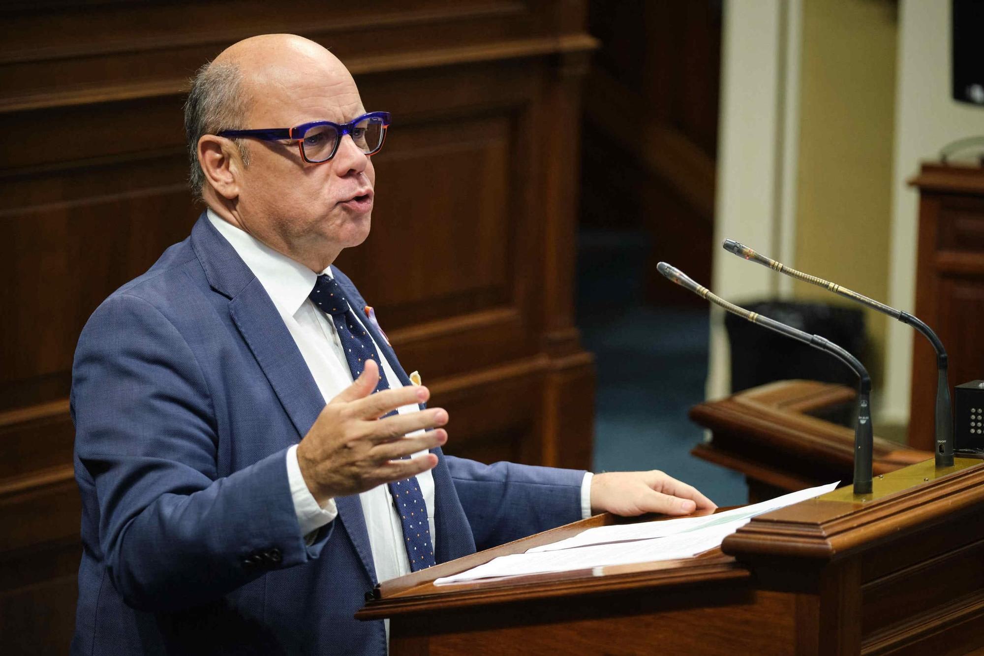 Sesión plenaria del Parlamento de Canarias.