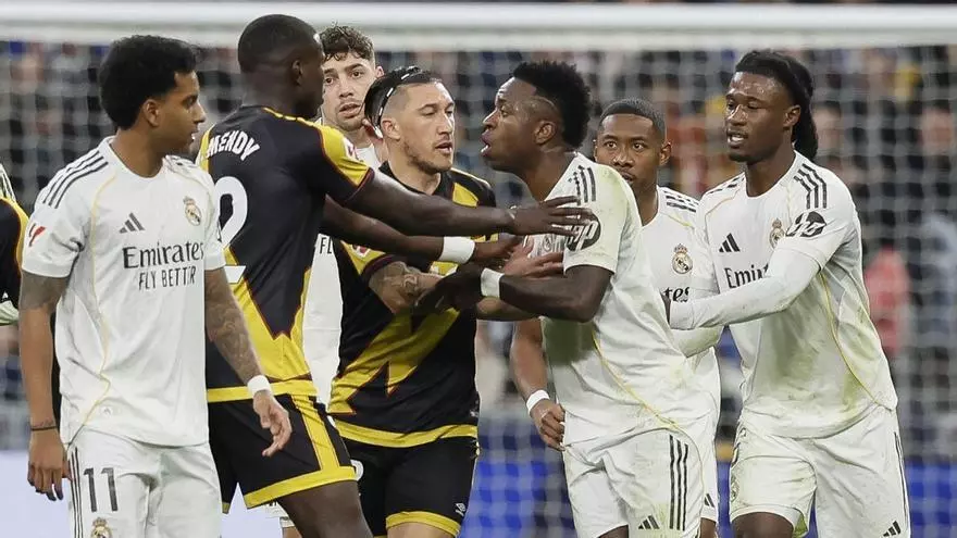 Resumen, goles y highlights del Real Madrid 2 - 1 Rayo Vallecano de la jornada 22 de LaLiga EA Sports