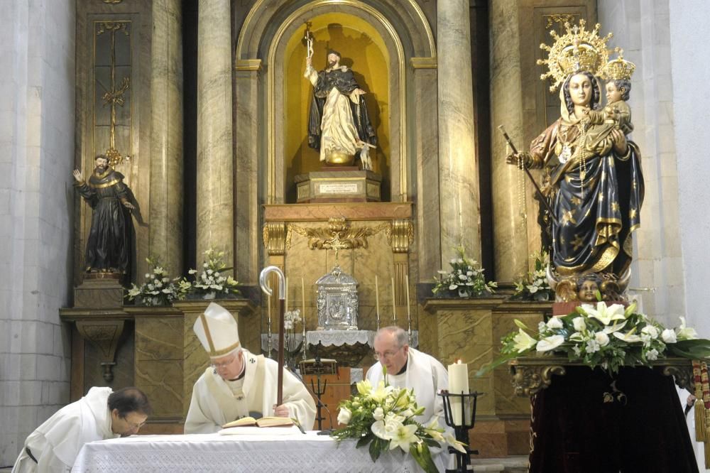 Ofrenda a la virgen del Rosario