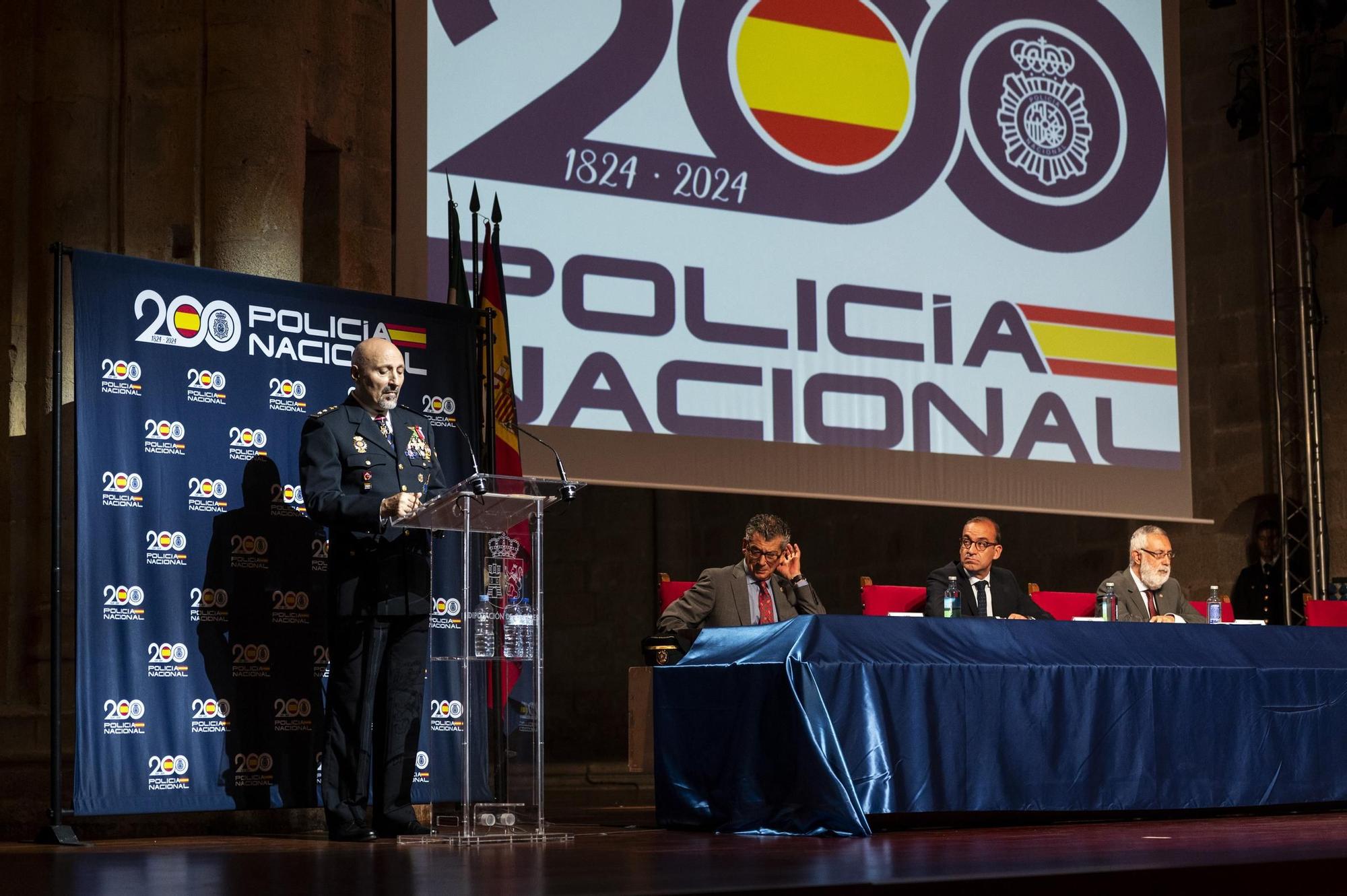 FOTOGALERÍA | Las imagénes de la celebración del patrón de la Policía Nacional en Cáceres