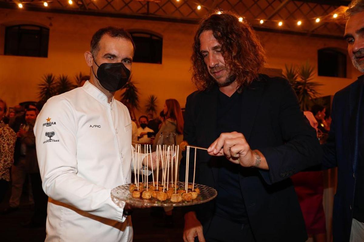 Carles Puyol probó los platos servidos por ASPIC