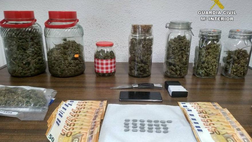La Guardia Civil desarticula un punto de venta de drogas que abastecía a menores en Xaló