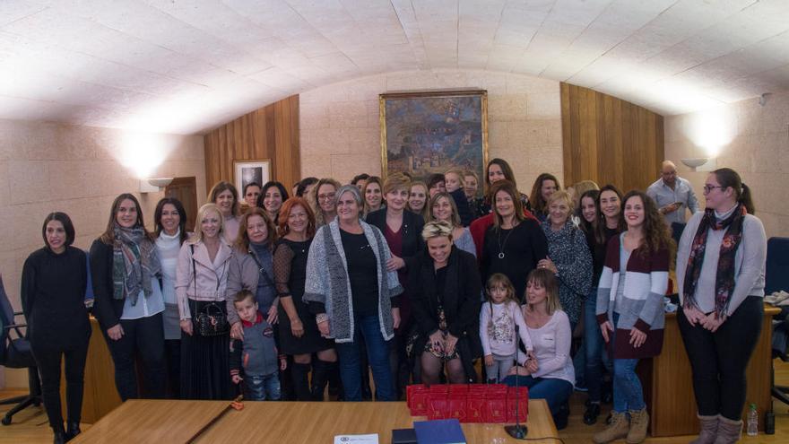 Grupo de mujeres homenajeadas durante la Diada de la Policía Local