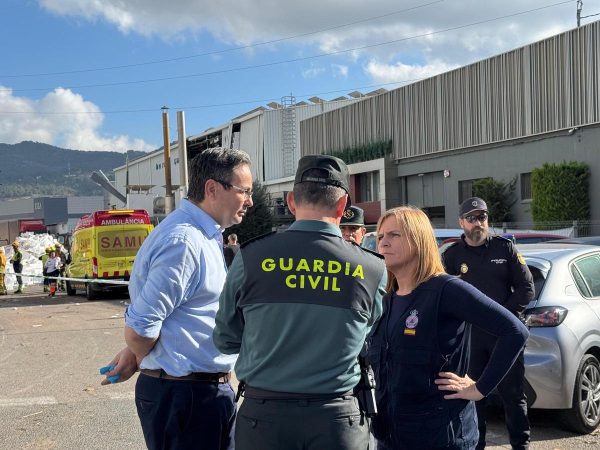 Grave explosión en una nave industrial de Ibi