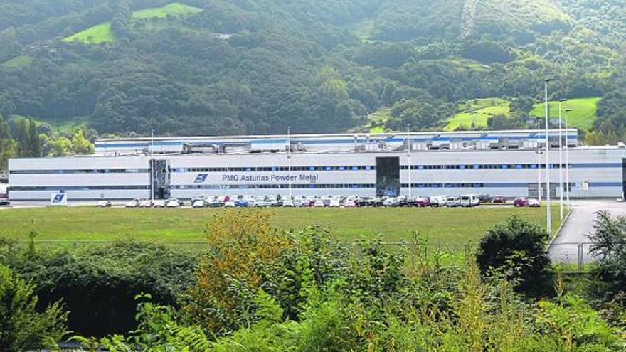 La factoría de Asturias Powder Metal en el polígono de Vega de Baíña, en Mieres.