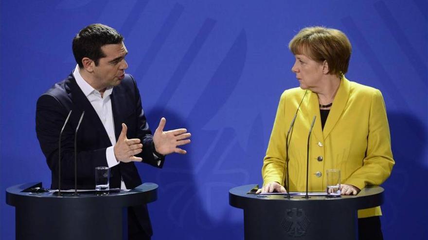 Tsipras promete respetar los acuerdos, pero también sus prioridades sociales