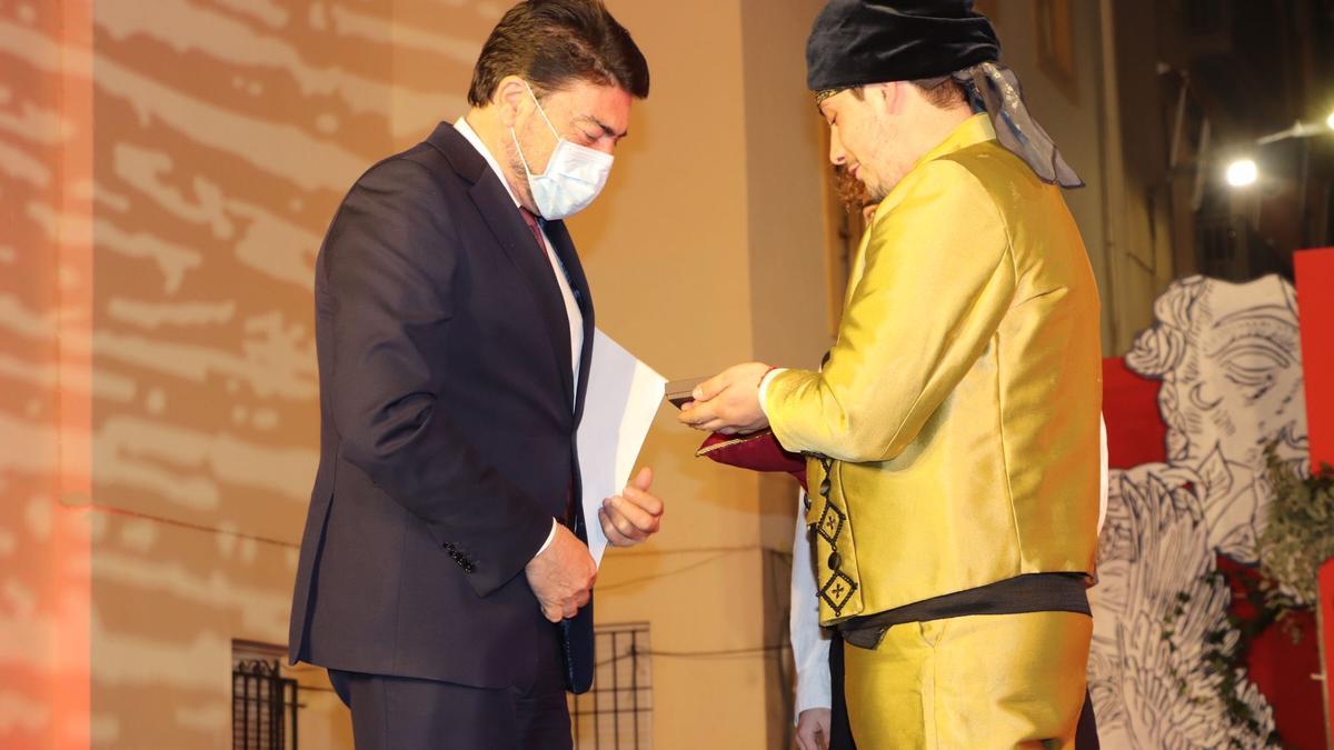 El alcalde, Luis Barcala, durante el acto del pregón