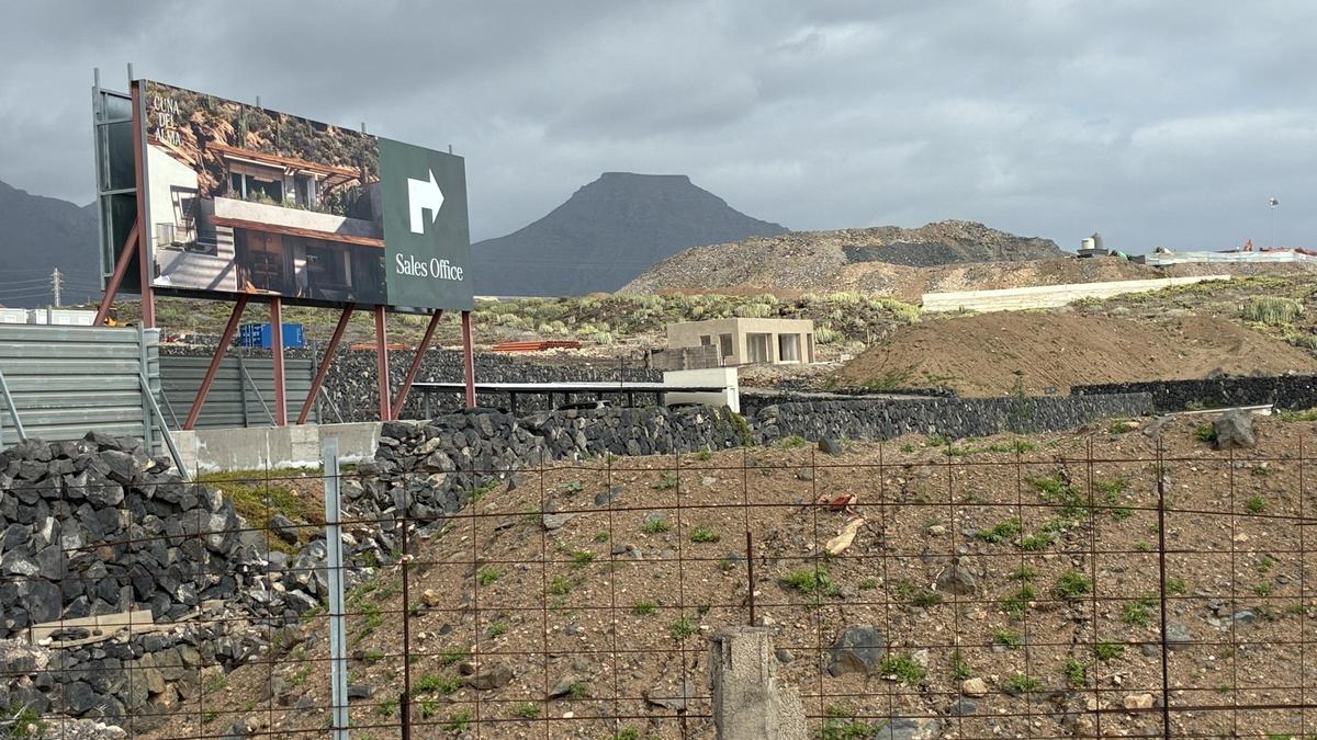 Obras de construcción de la urbanización Cuna del Alma en el Puertito de Adeje, en el sur de Tenerife.