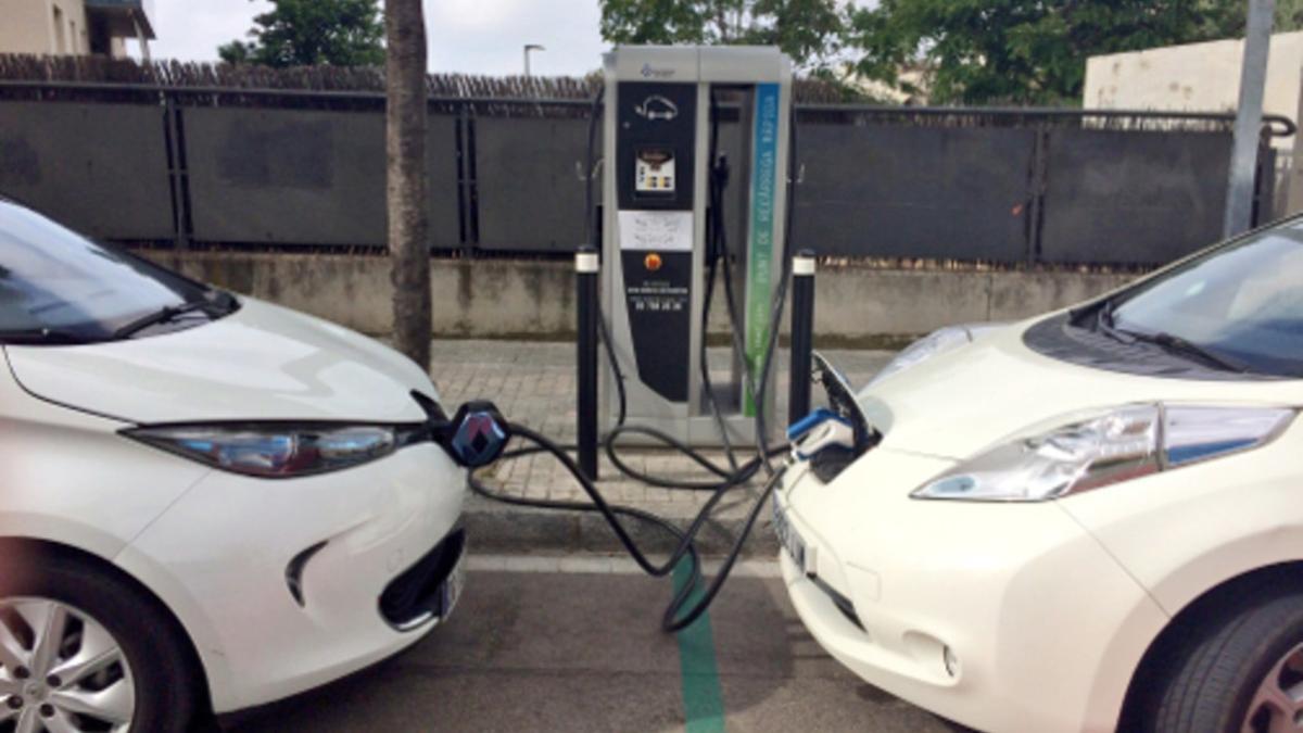 Punto de recarga para coches eléctricos en Mataró.