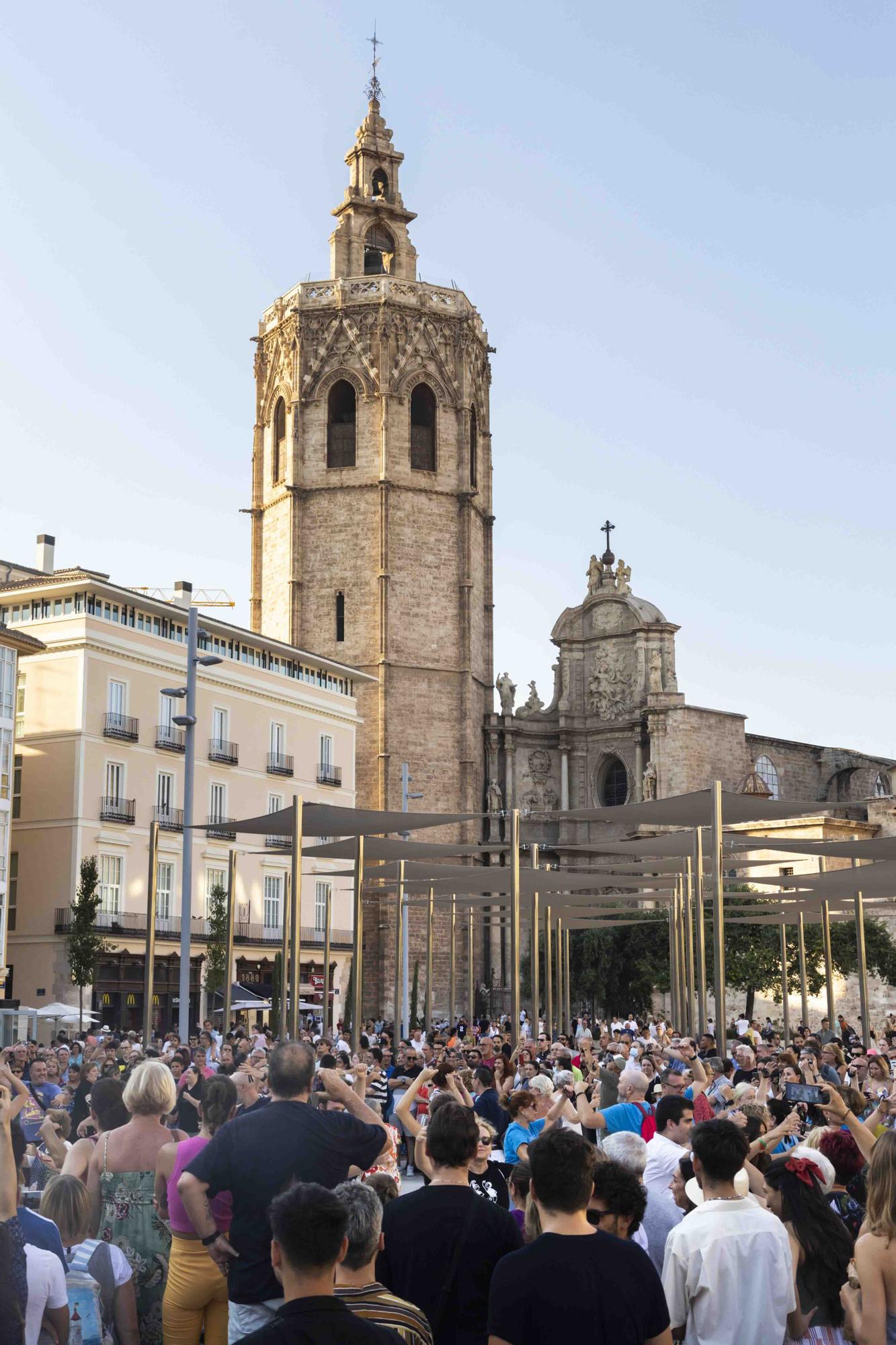 Jotas para estrenar la nueva Plaza de la Reina